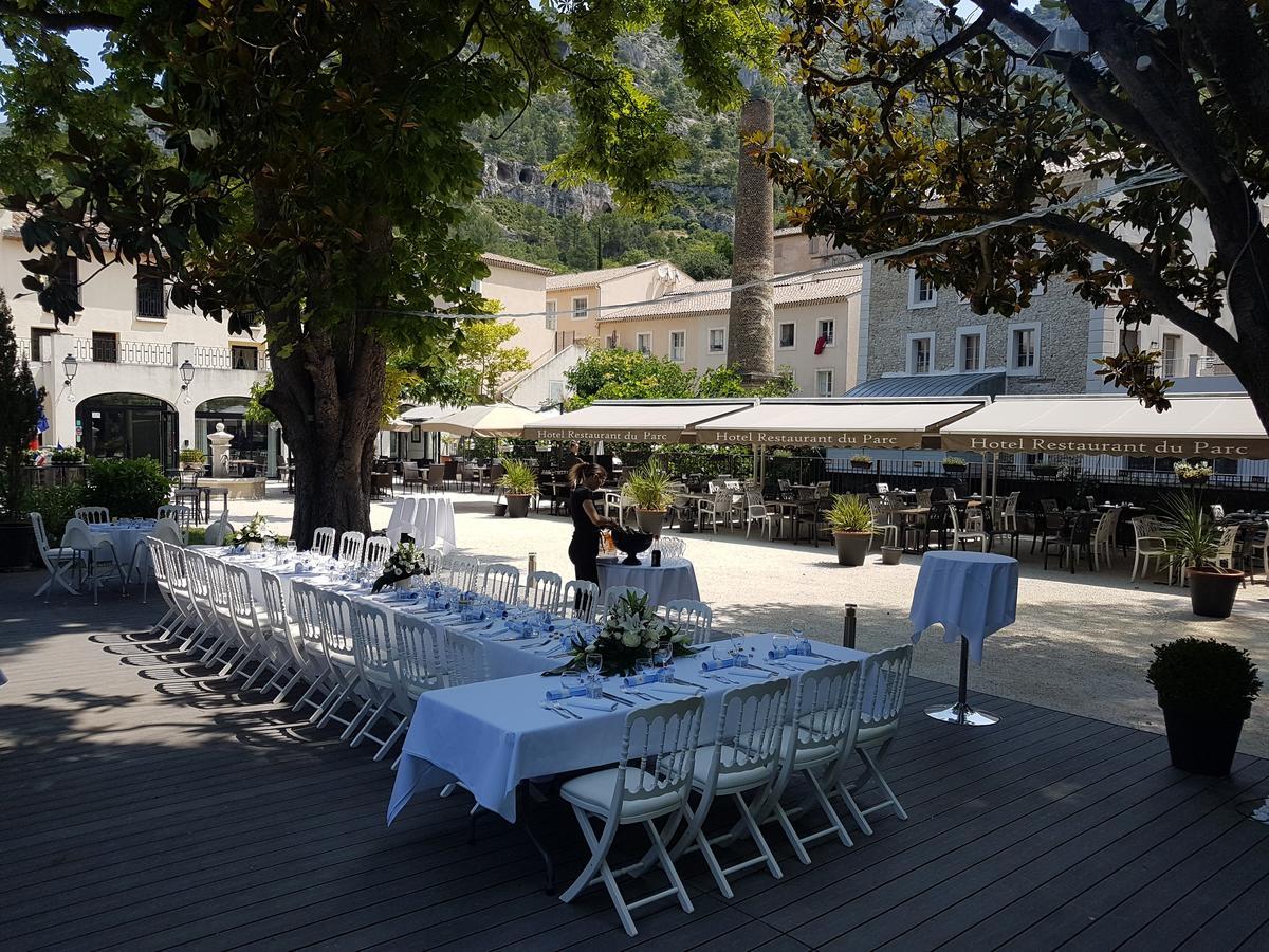 Hotel Restaurant Du Parc En Bord De Riviere Fontaine-de-Vaucluse Exteriör bild